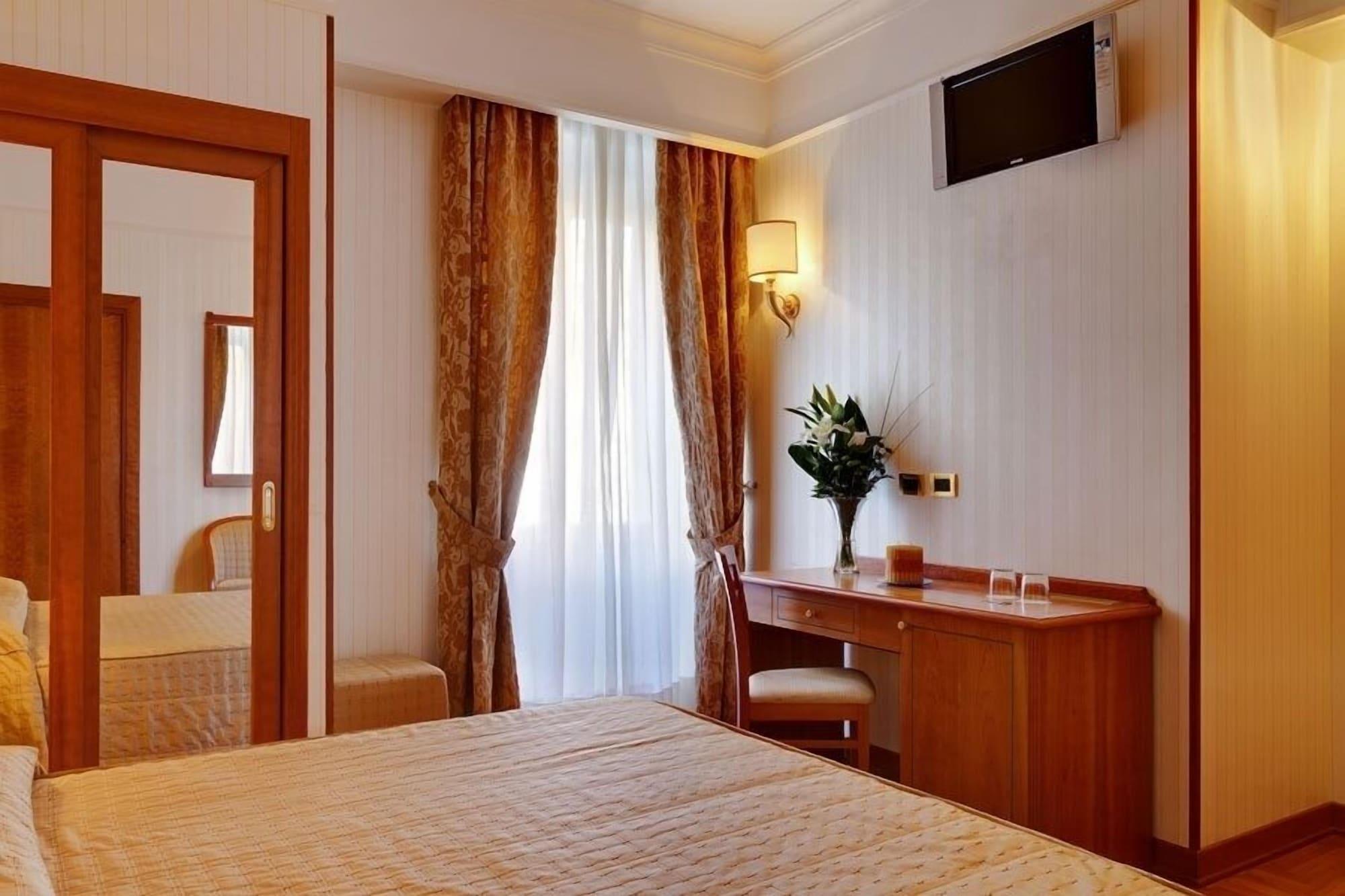 เรซิเดนซาโรมาเซนโตร Hotel ภายนอก รูปภาพ