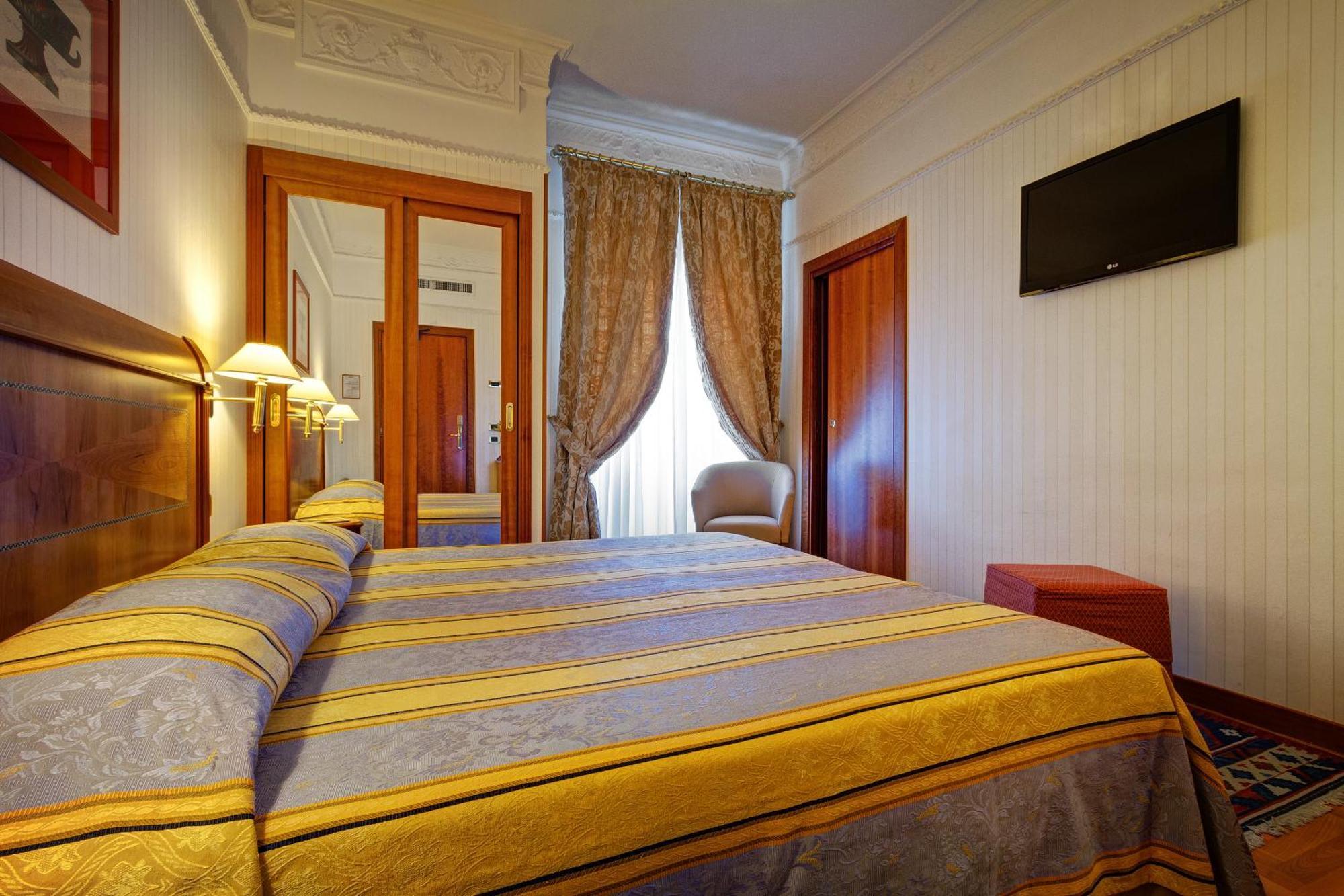เรซิเดนซาโรมาเซนโตร Hotel ภายนอก รูปภาพ