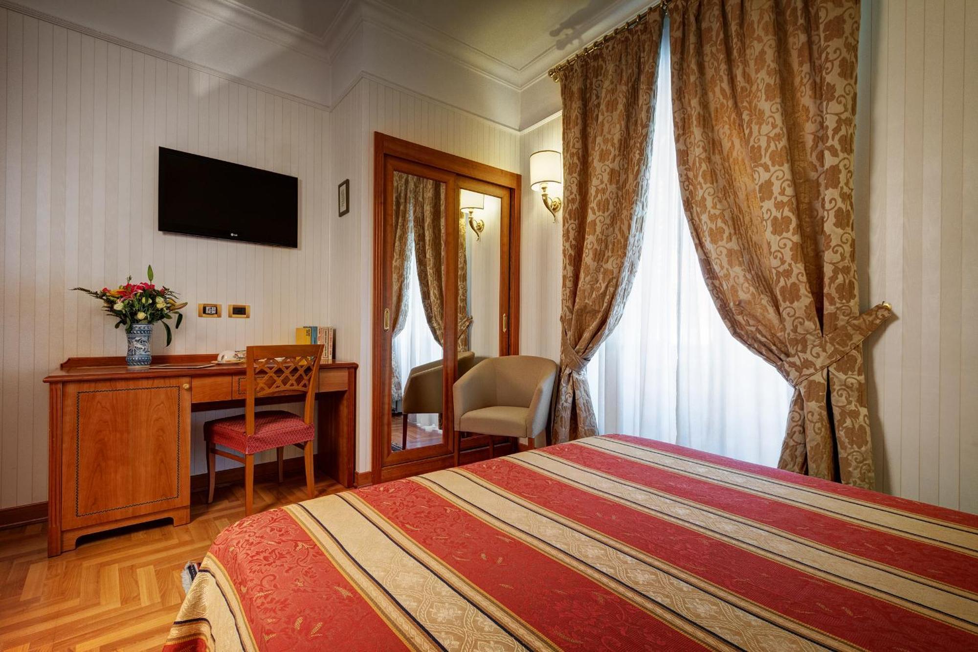 เรซิเดนซาโรมาเซนโตร Hotel ภายนอก รูปภาพ