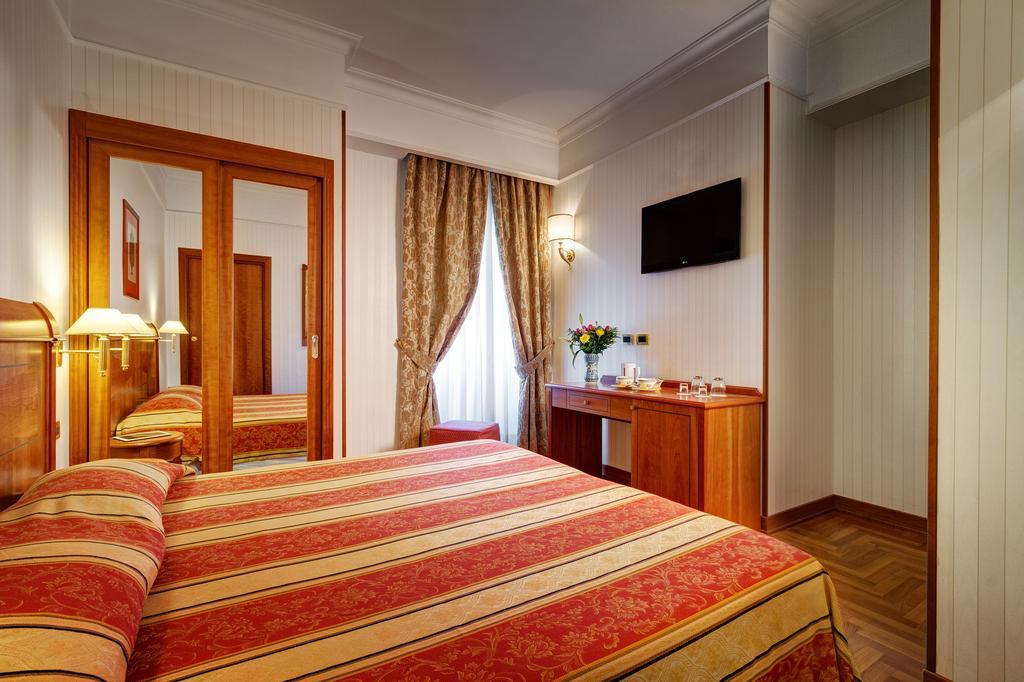 เรซิเดนซาโรมาเซนโตร Hotel ภายนอก รูปภาพ