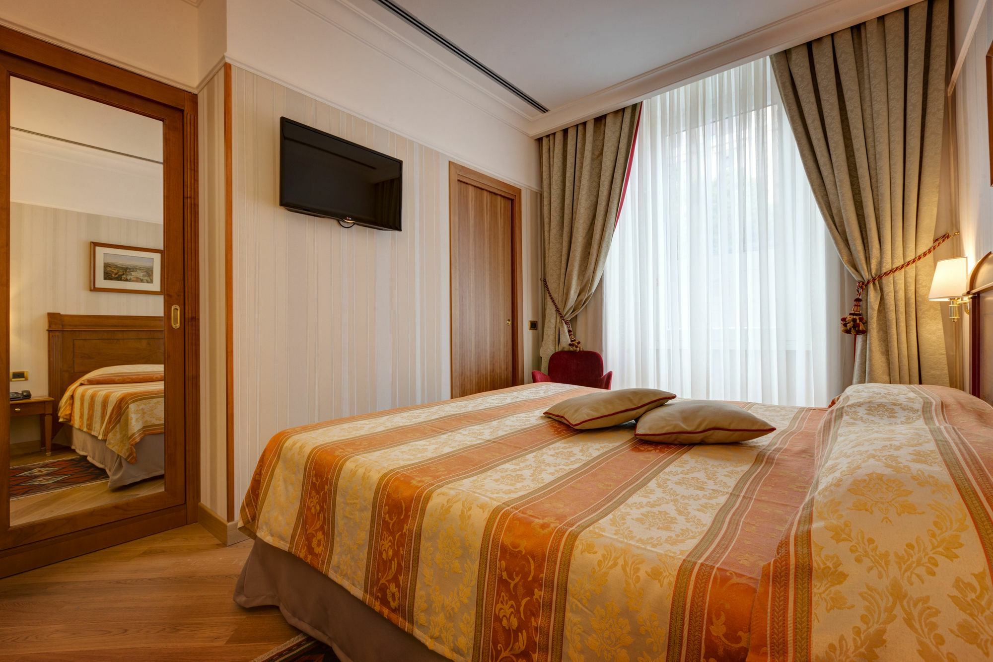 เรซิเดนซาโรมาเซนโตร Hotel ภายนอก รูปภาพ